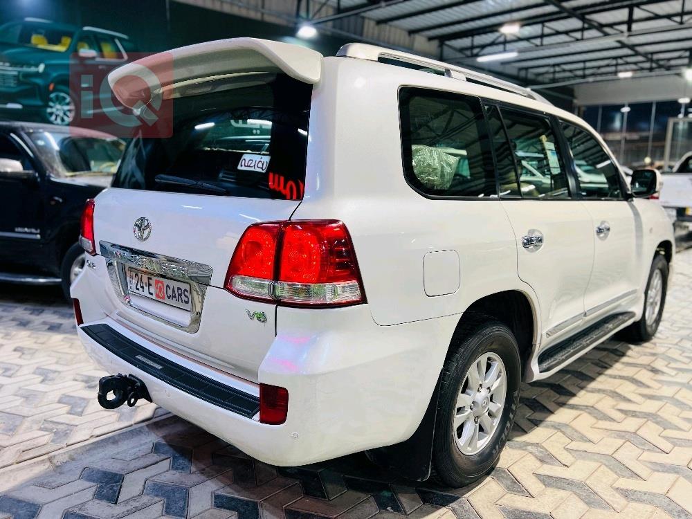 تويوتا لاندكروزر